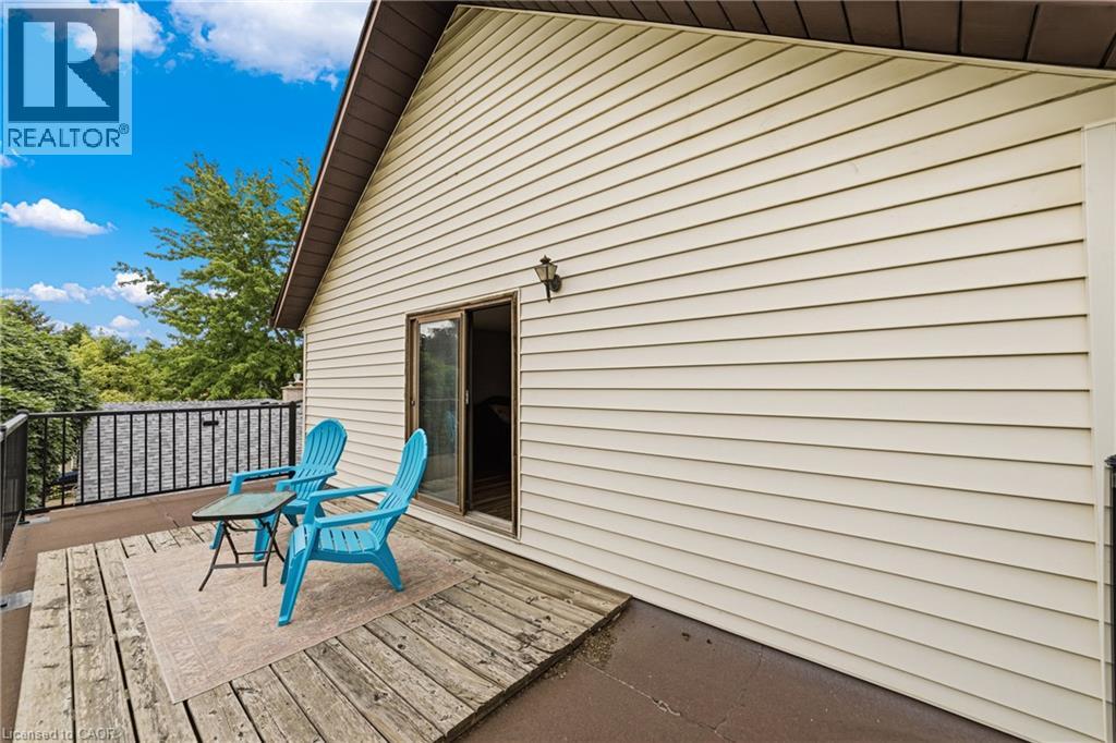3-bedroom home for sale at 32 CLENCH Avenue, Brantford ON · photo 26 of 40