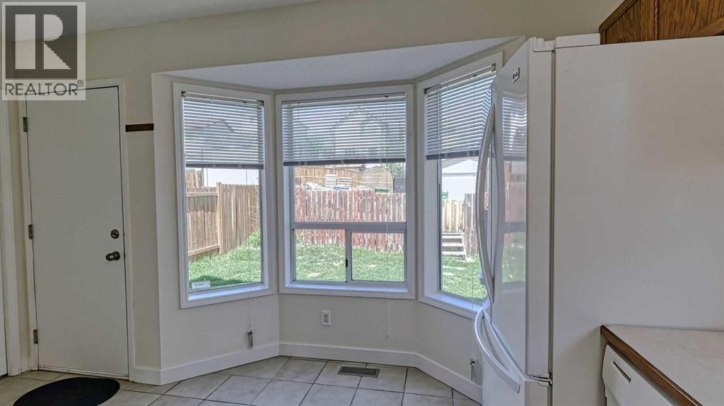 157 Harvest Gold Heights NE - 16