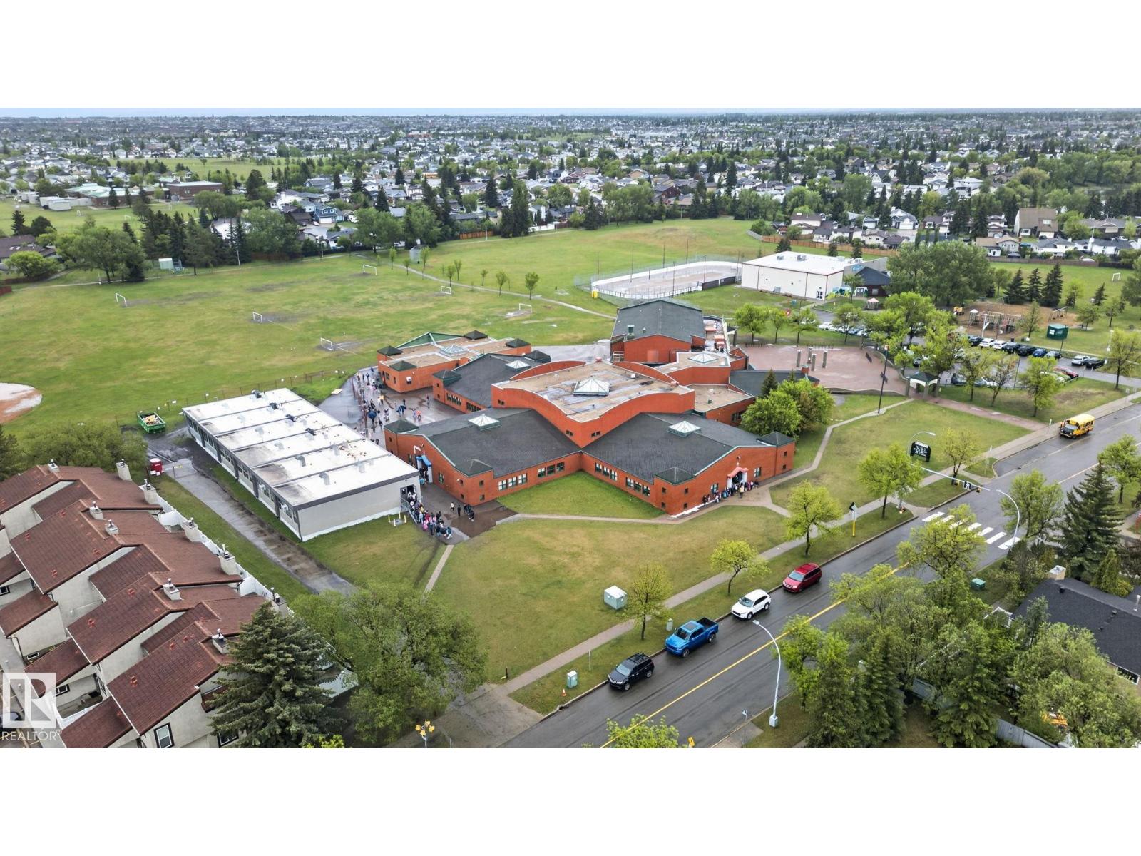 17404 95 ST NW - 39
