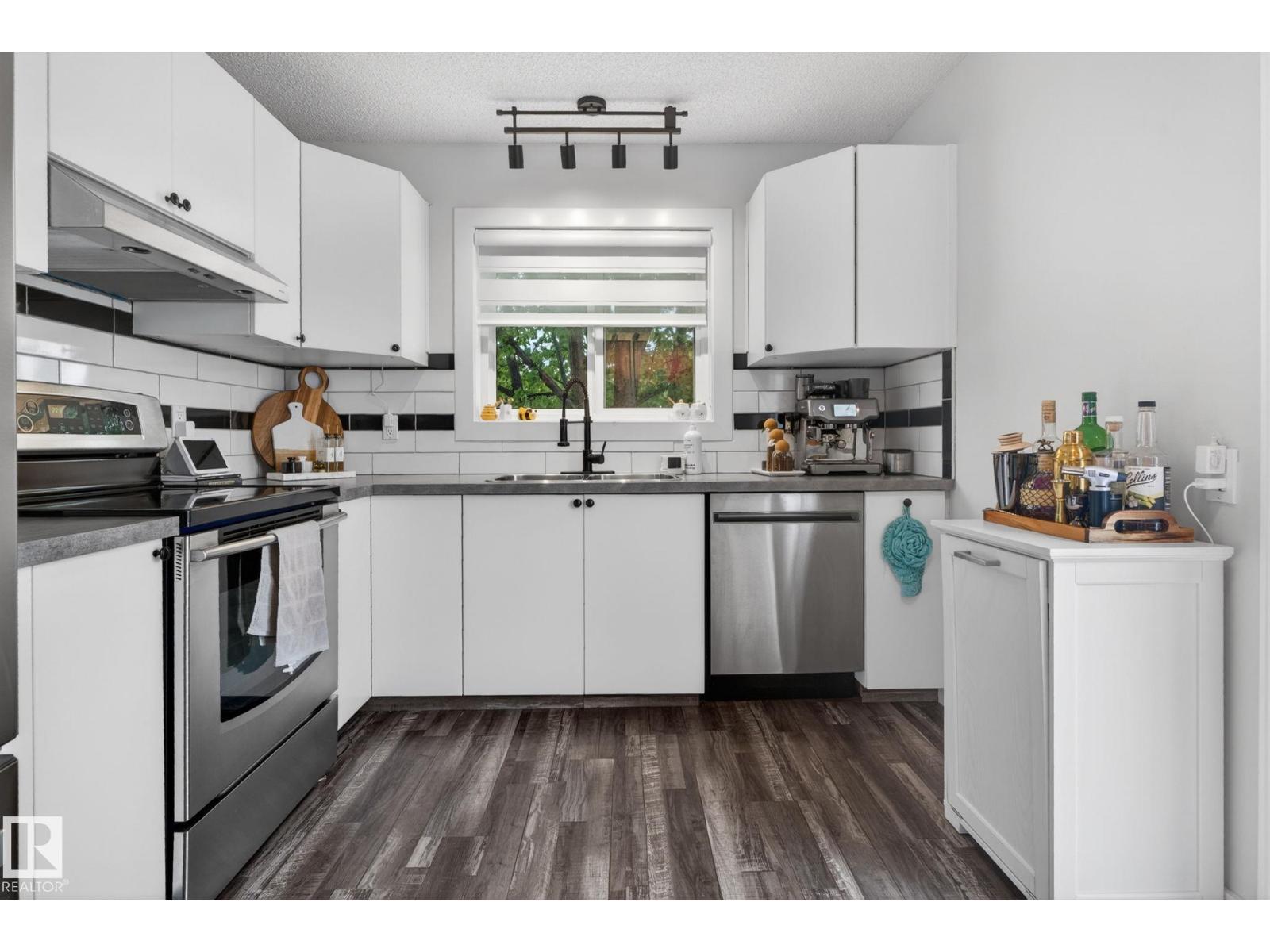 17404 95 ST NW - 12