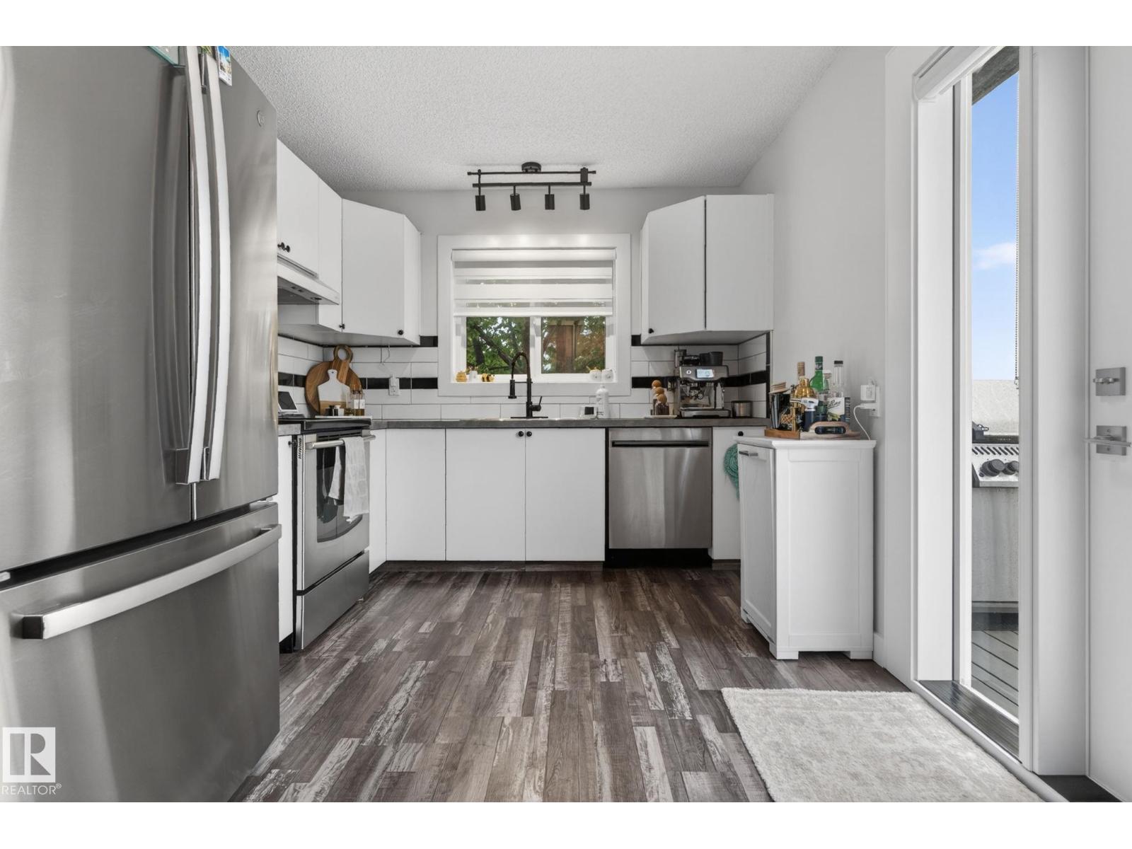 17404 95 ST NW - 11