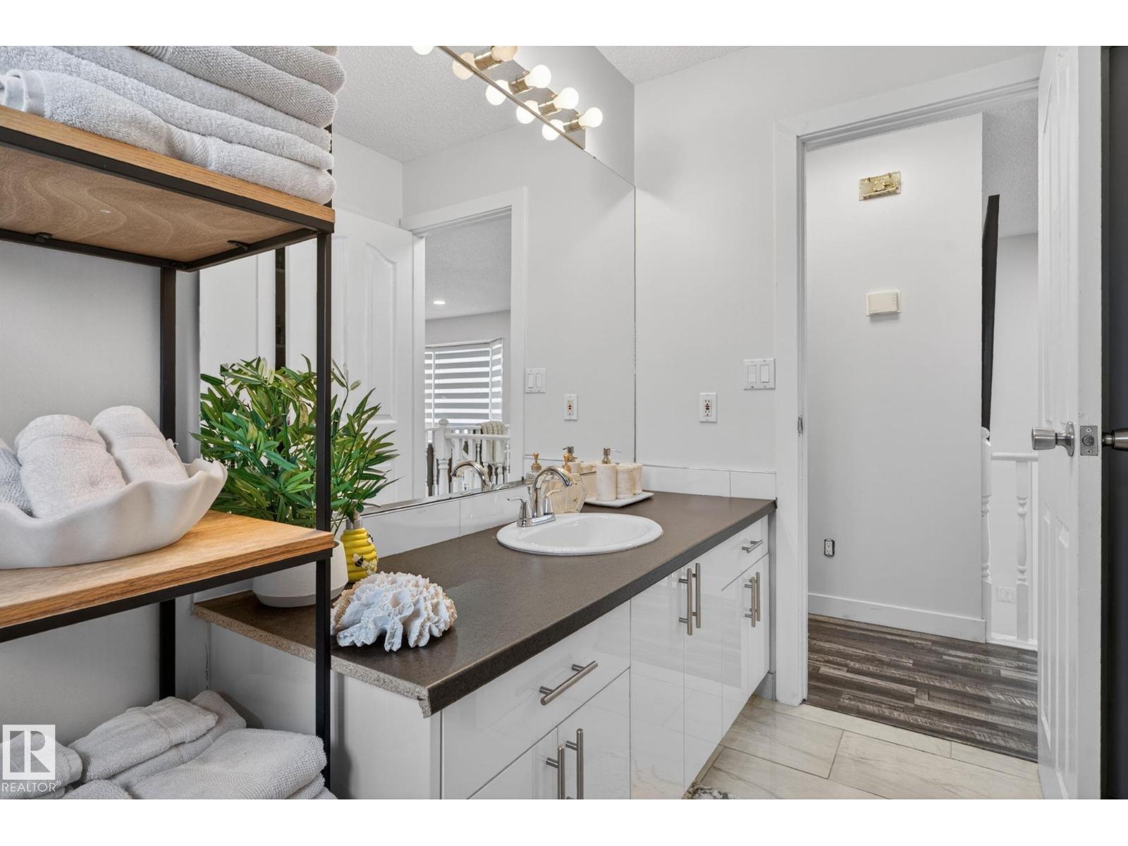 17404 95 ST NW - 18