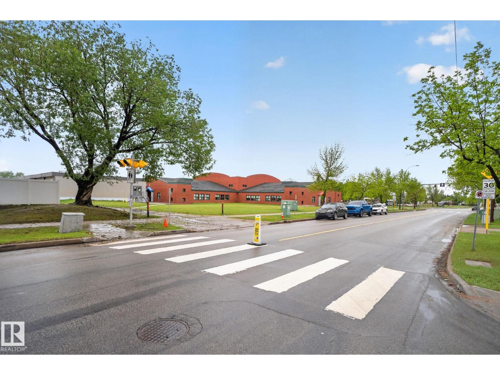 17404 95 ST NW - 40