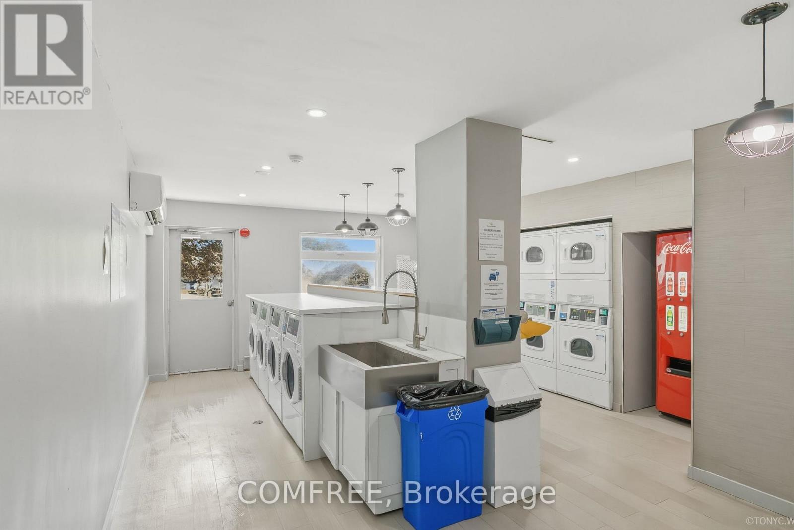 #508 563 MORNINGTON AVENUE - 3