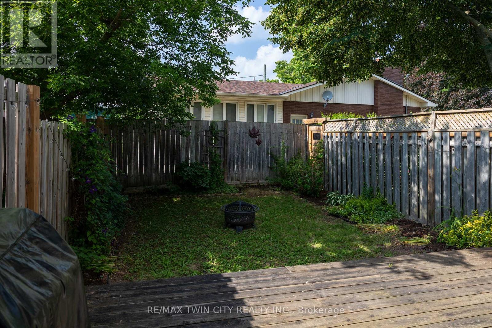 7 GRAYSTONE COURT - 3