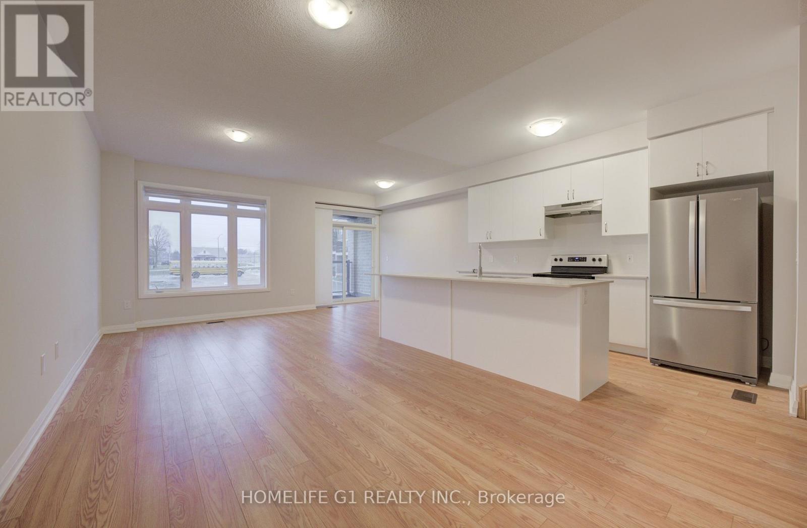 #611 585 COLBORNE STREET E - 10