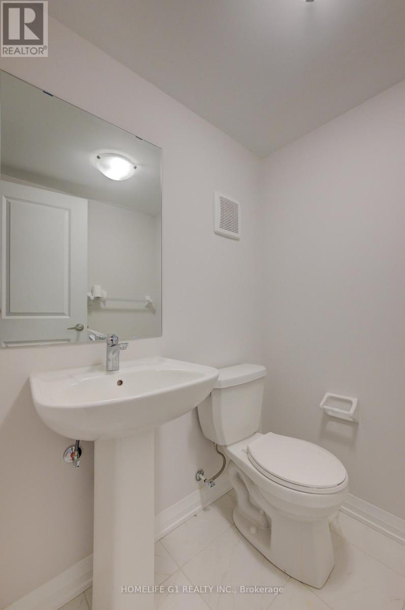#611 585 COLBORNE STREET E - 21