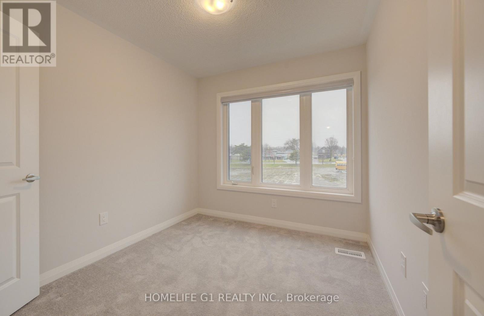 #611 585 COLBORNE STREET E - 28