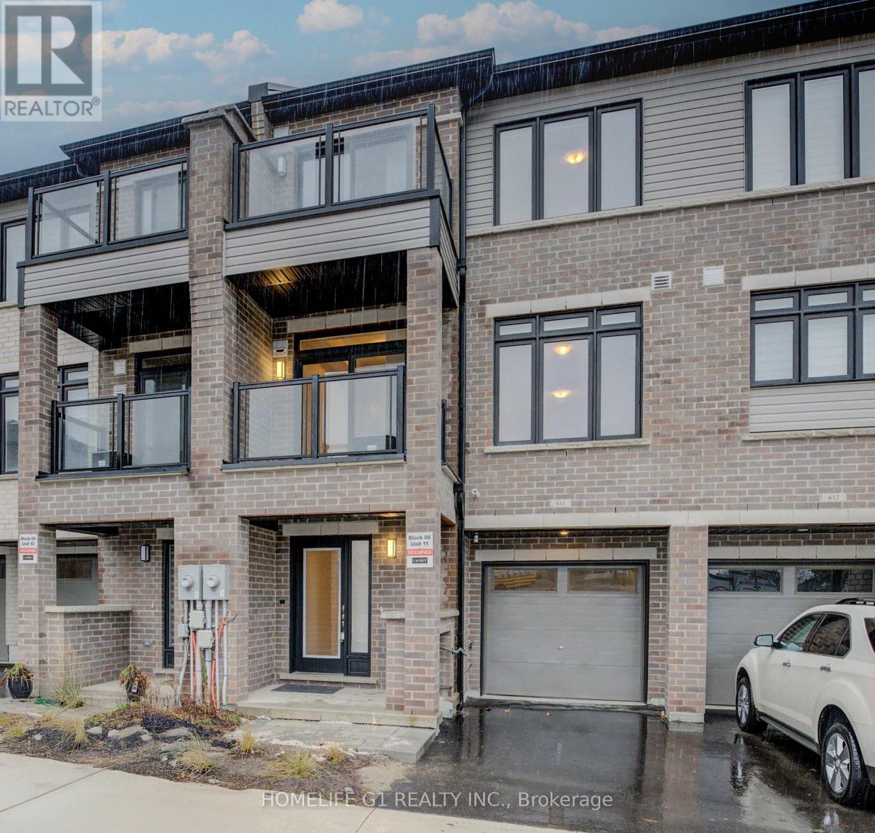 #611 585 COLBORNE STREET E - 5