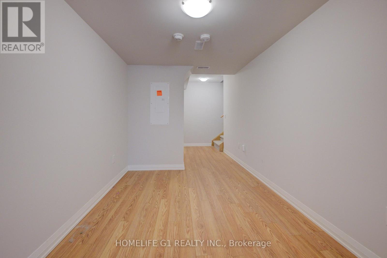 #611 585 COLBORNE STREET E - 7