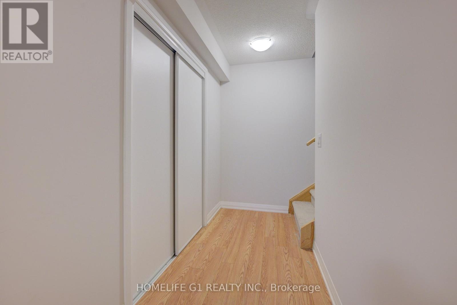 #611 585 COLBORNE STREET E - 8