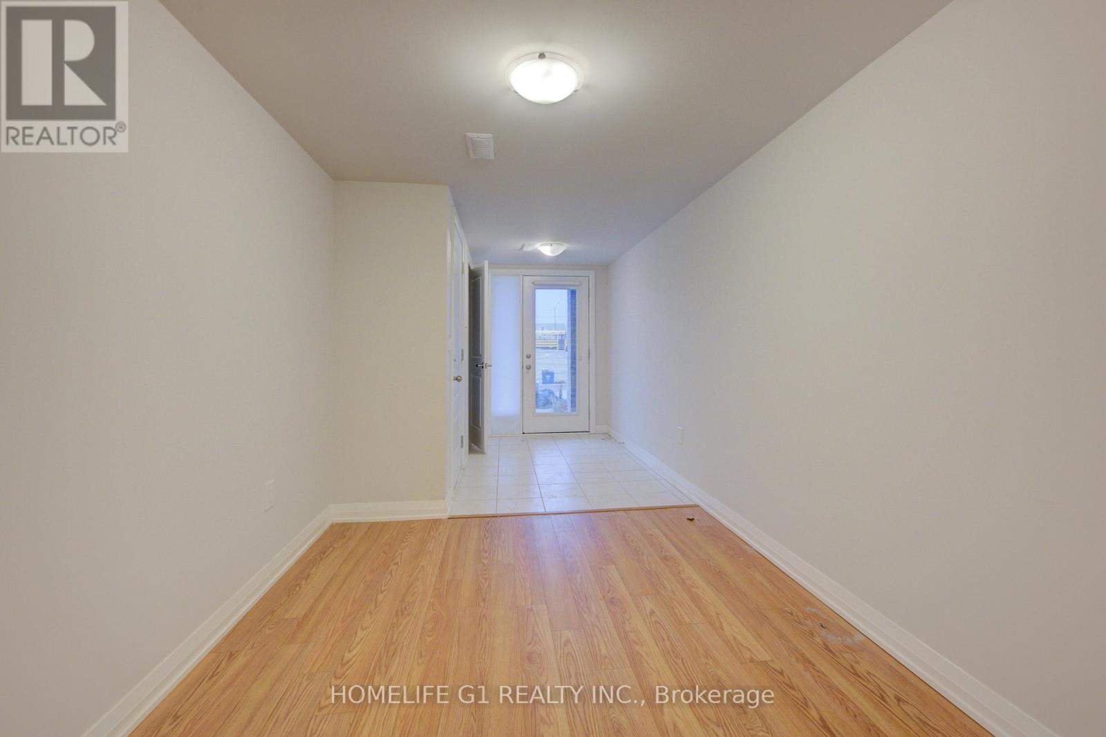 #611 585 COLBORNE STREET E - 9