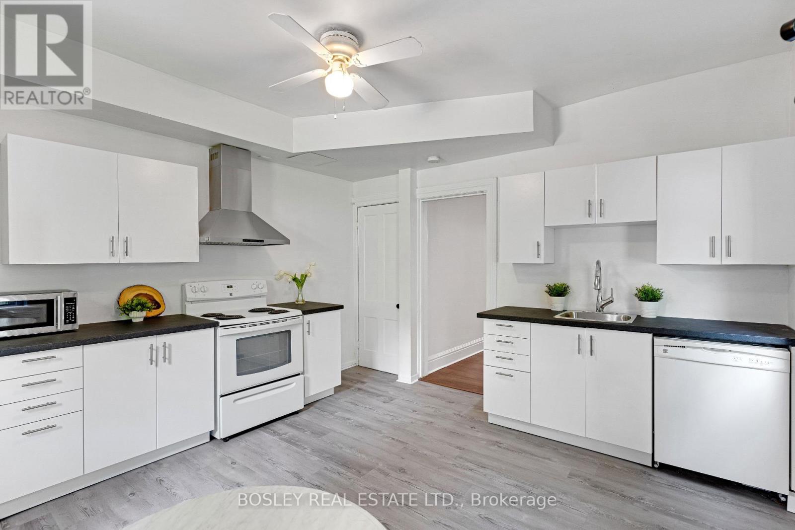 156 ST. ANDREWS STREET - 17