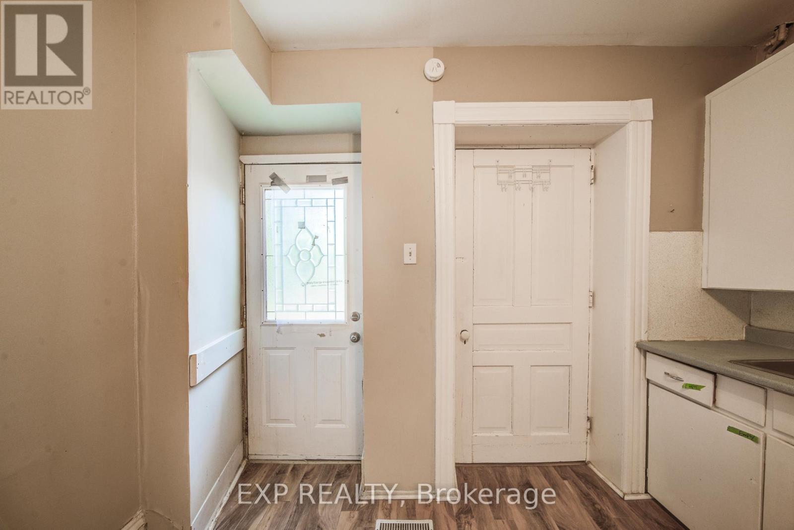 5 GEORGE STREET S - 10