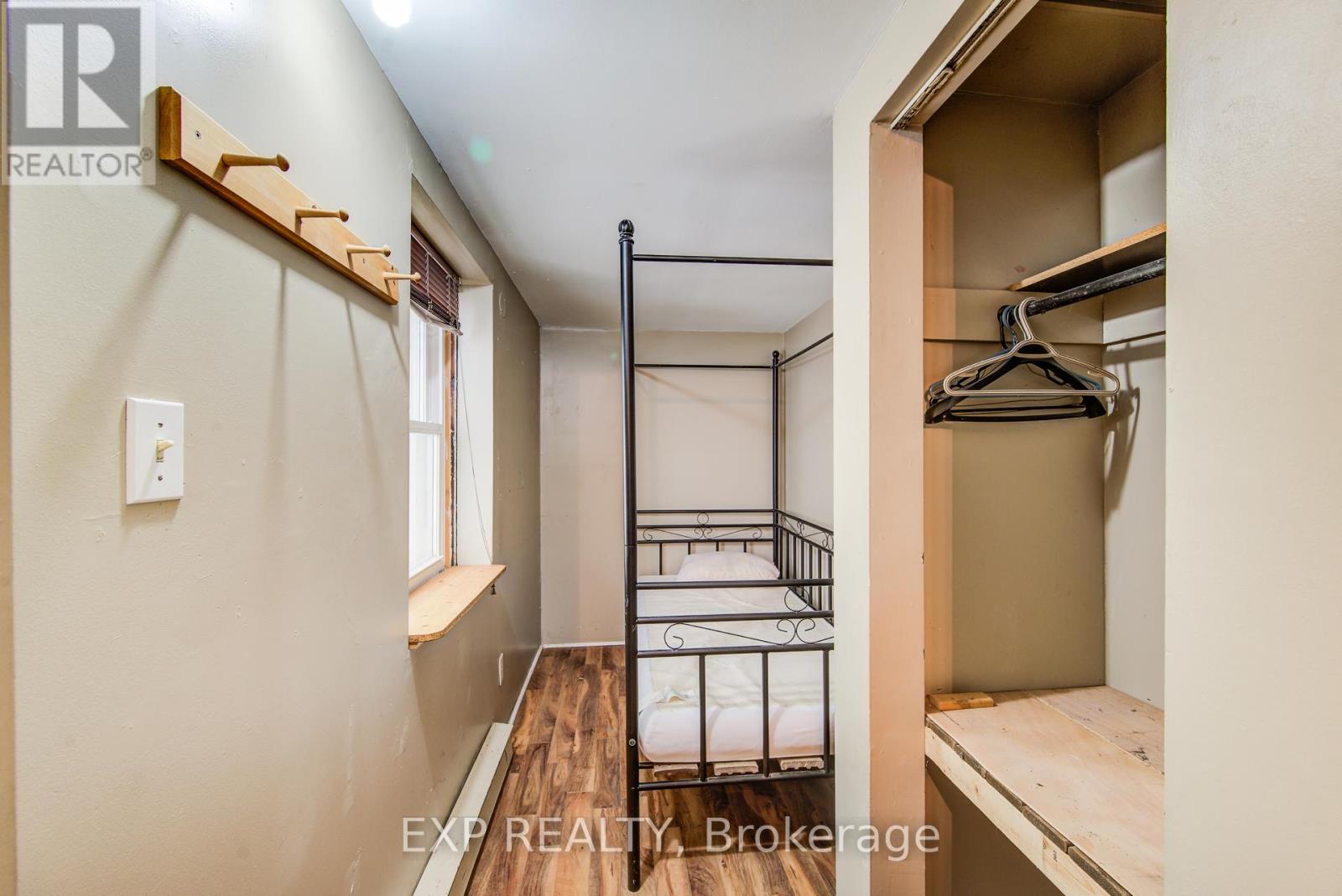 5 GEORGE STREET S - 12