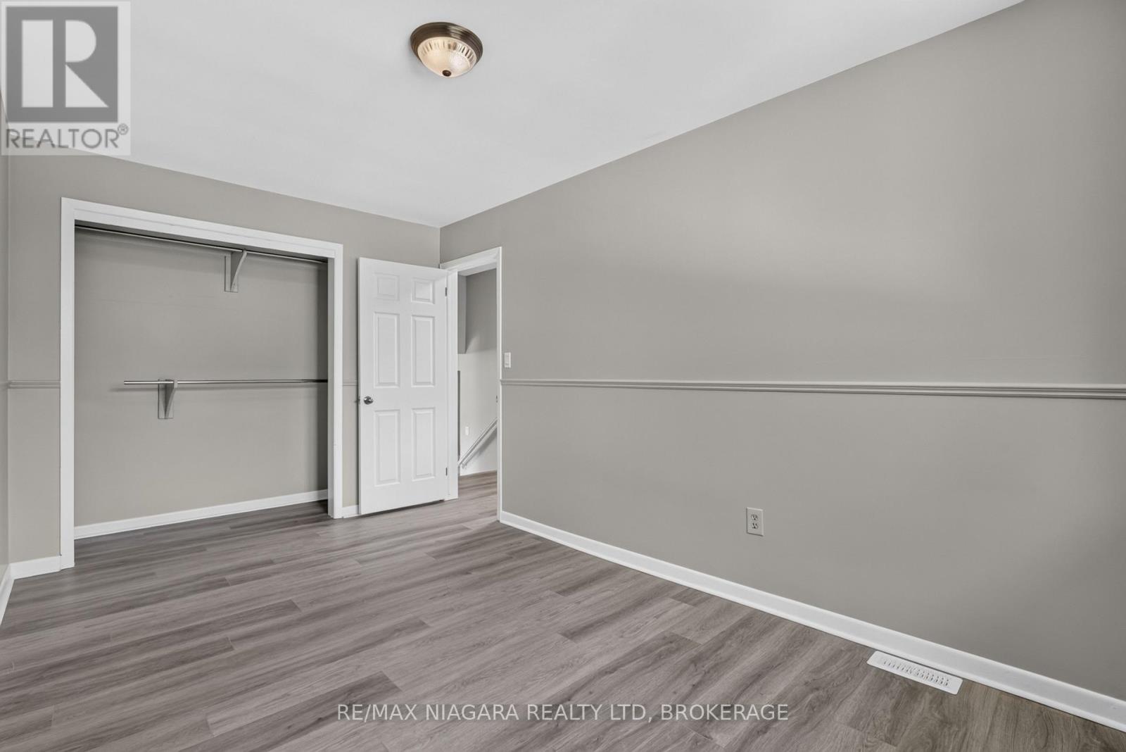 4074 BROOKDALE DRIVE - Image 13