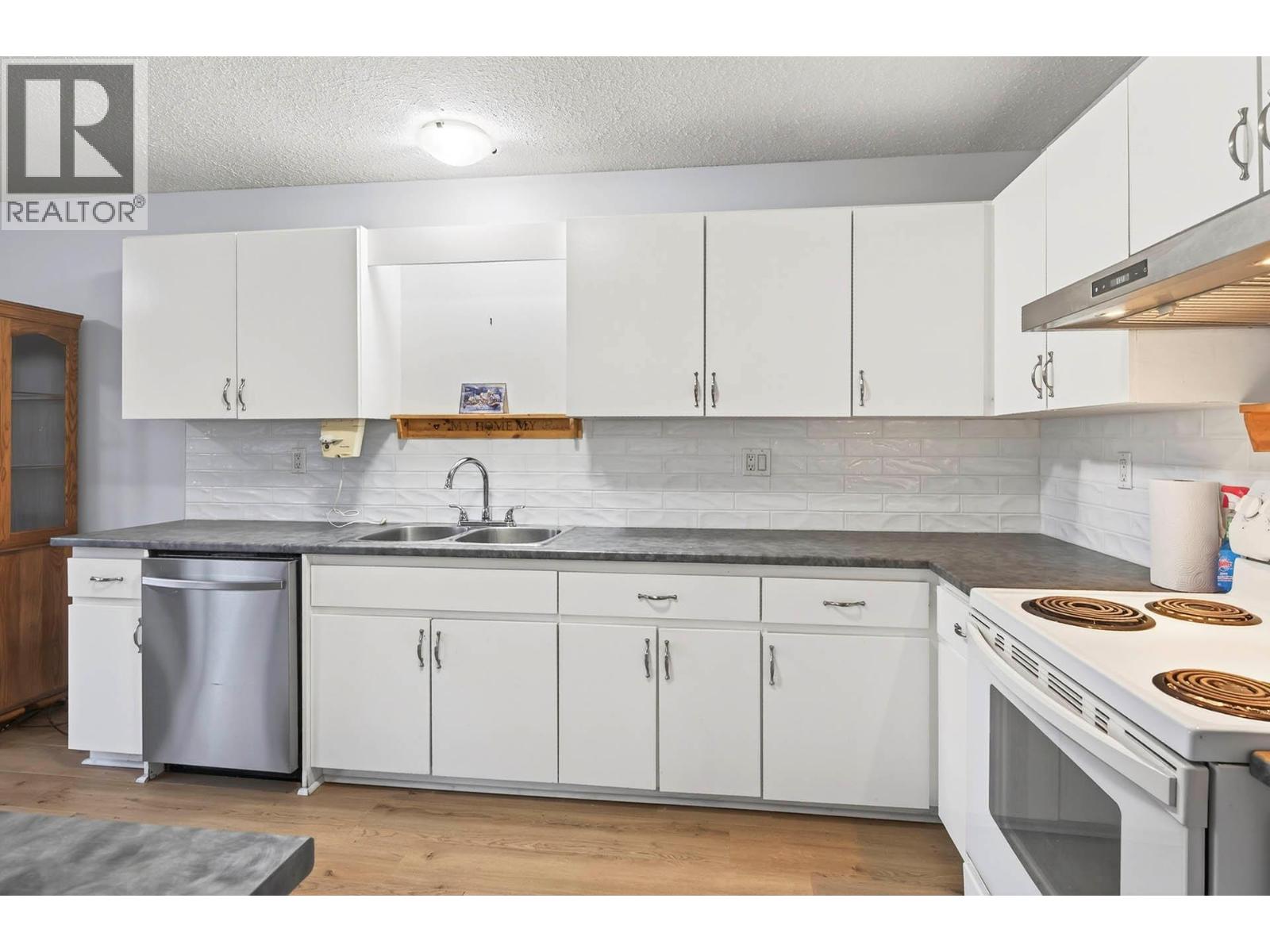 204 FAIRVIEW Avenue - 7