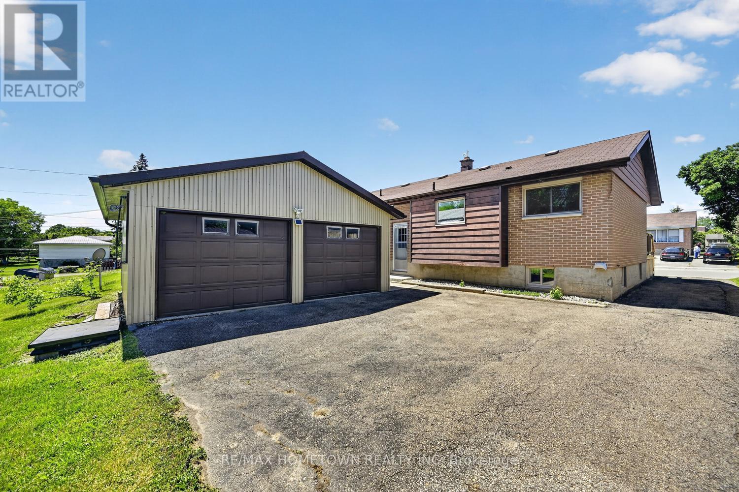 189 REYNOLDS DRIVE - 32
