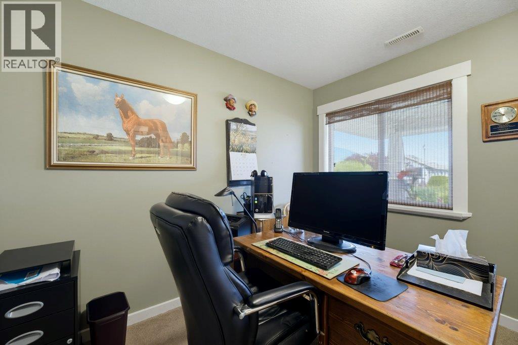 1080 23 Avenue SW, Salmon Arm