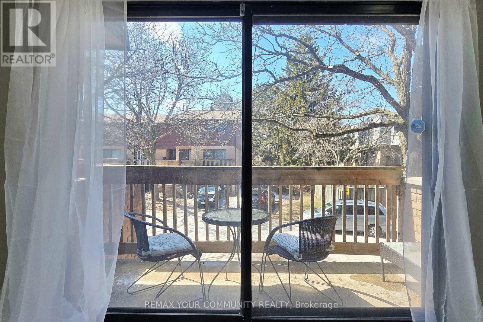 #16 72 ASHGLEN WAY - 14