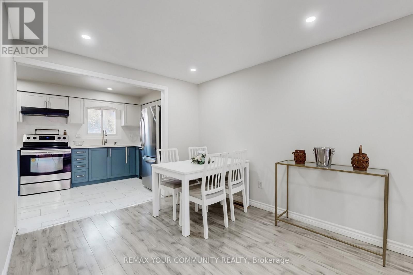#16 72 ASHGLEN WAY - 15