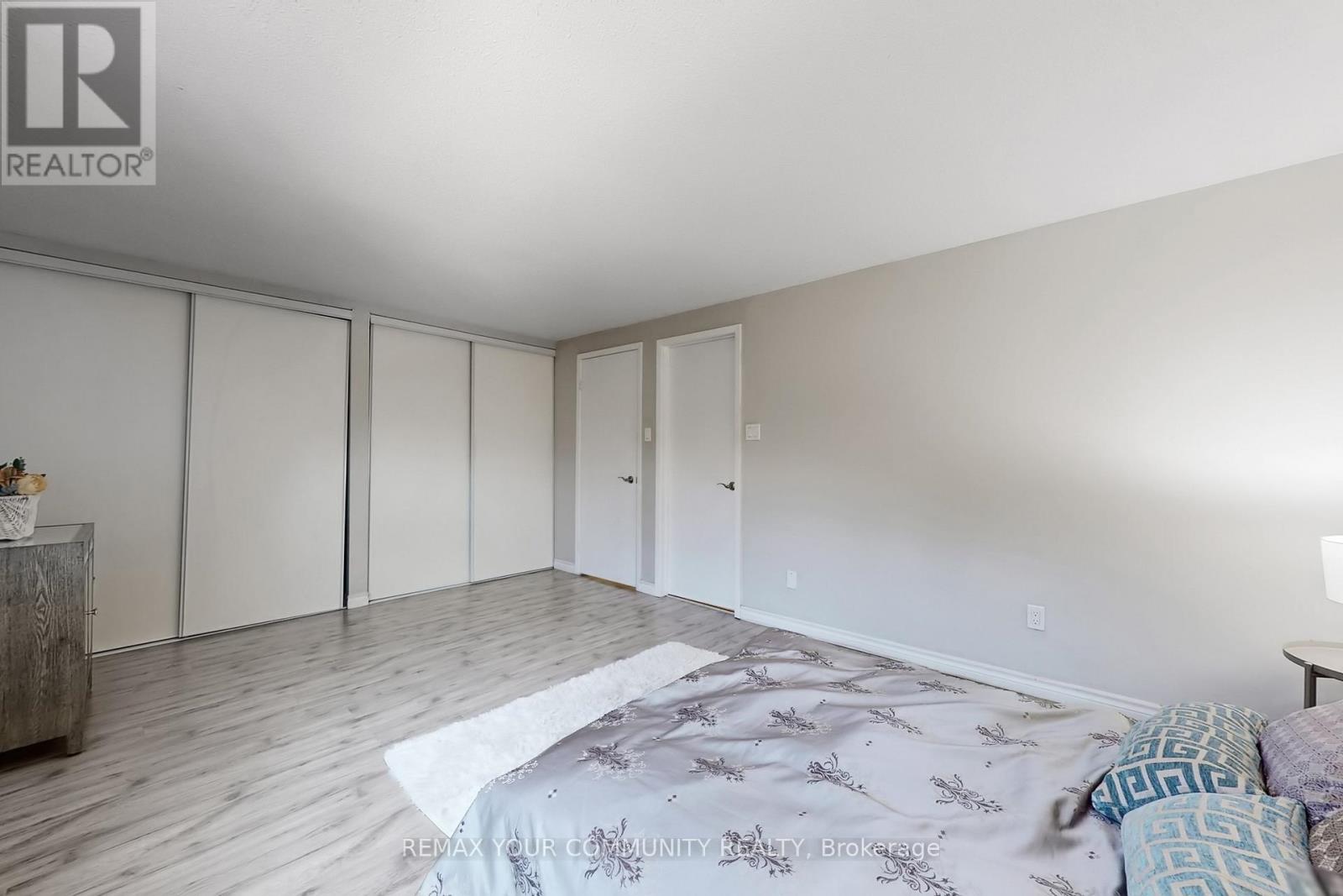 #16 72 ASHGLEN WAY - 31