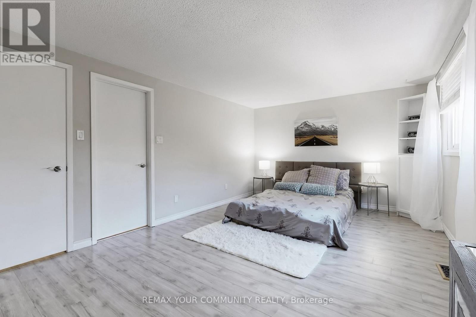 #16 72 ASHGLEN WAY - 28