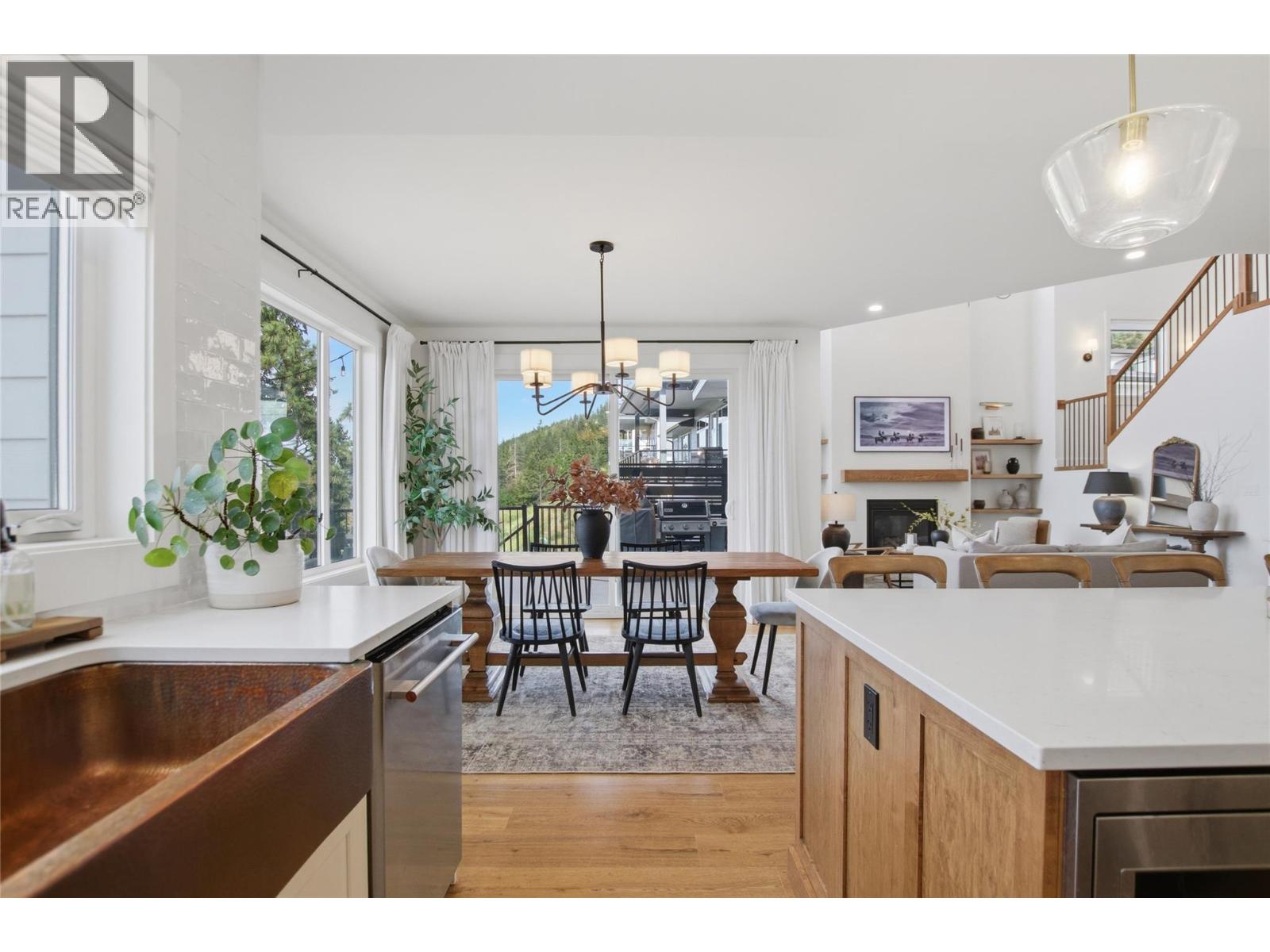 1688 Balsam Place - 23