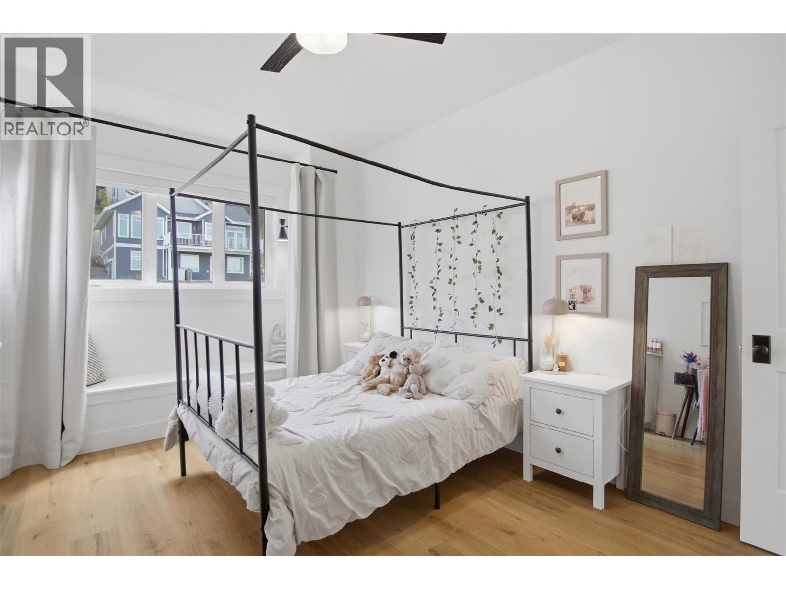 1688 Balsam Place - 45