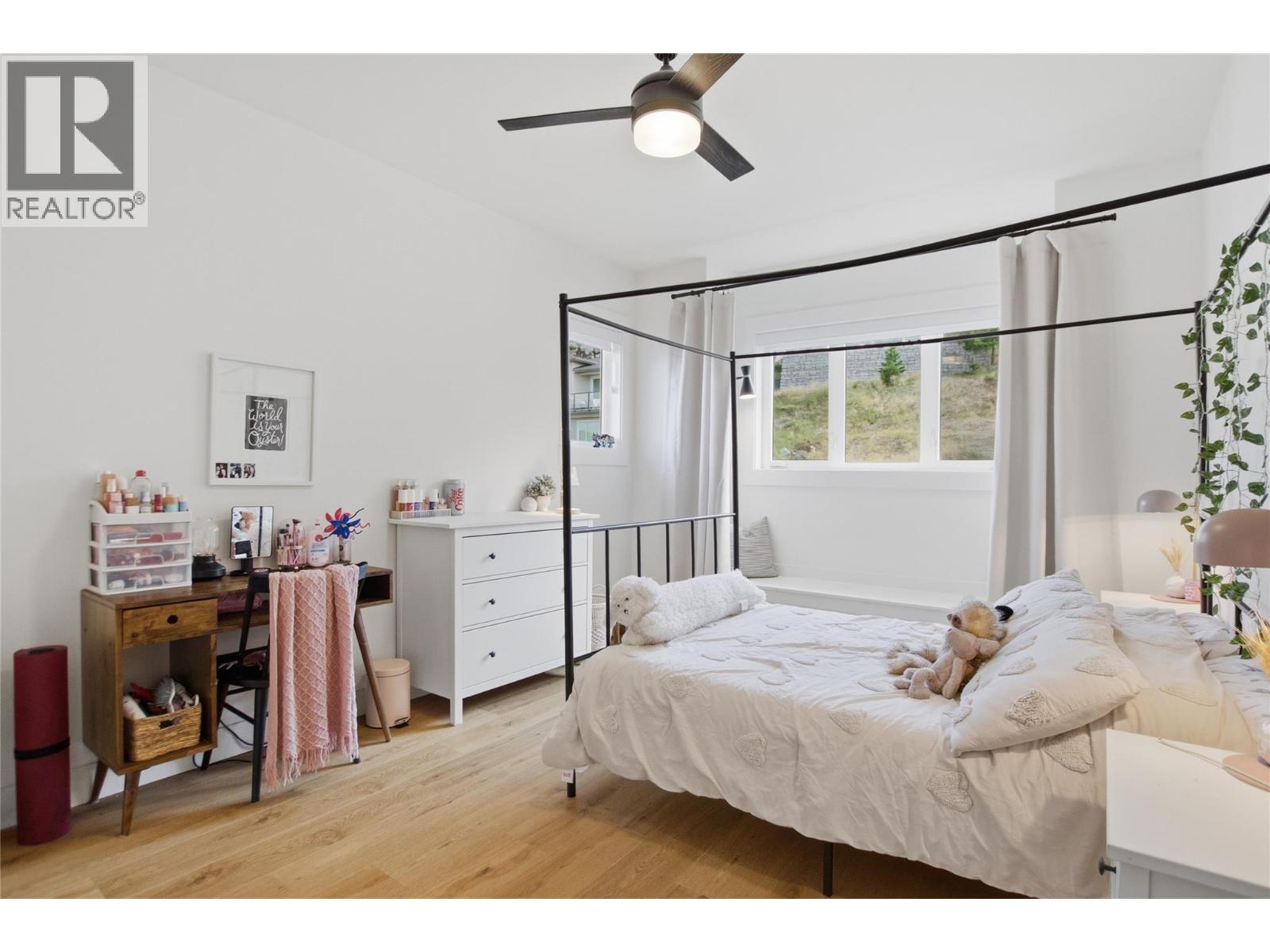 1688 Balsam Place - 46