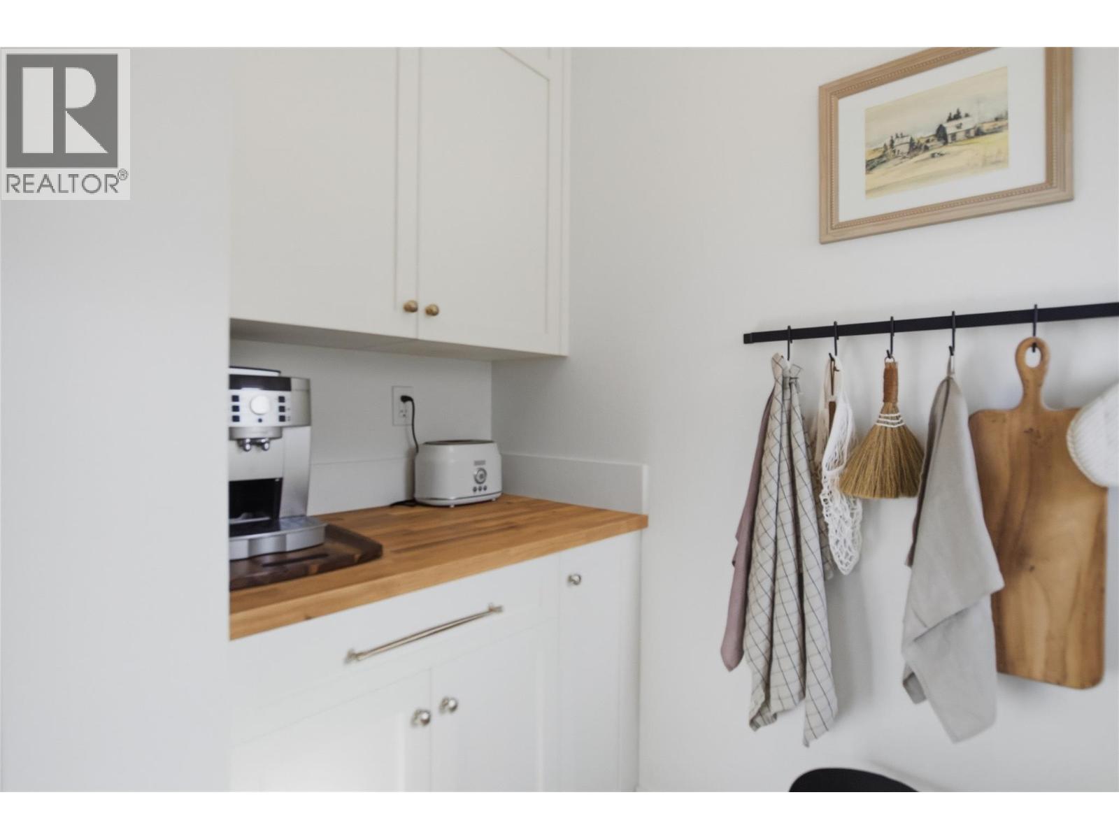 1688 Balsam Place - 21