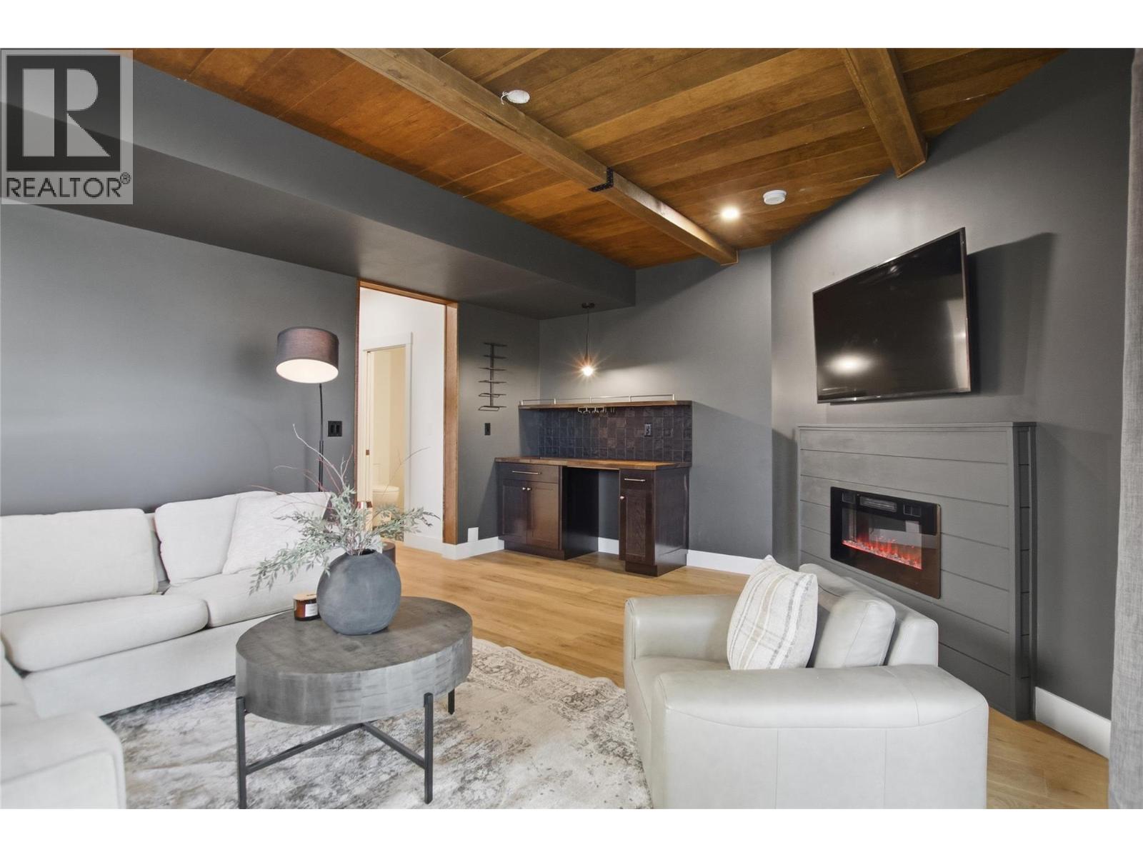 1688 Balsam Place - 54