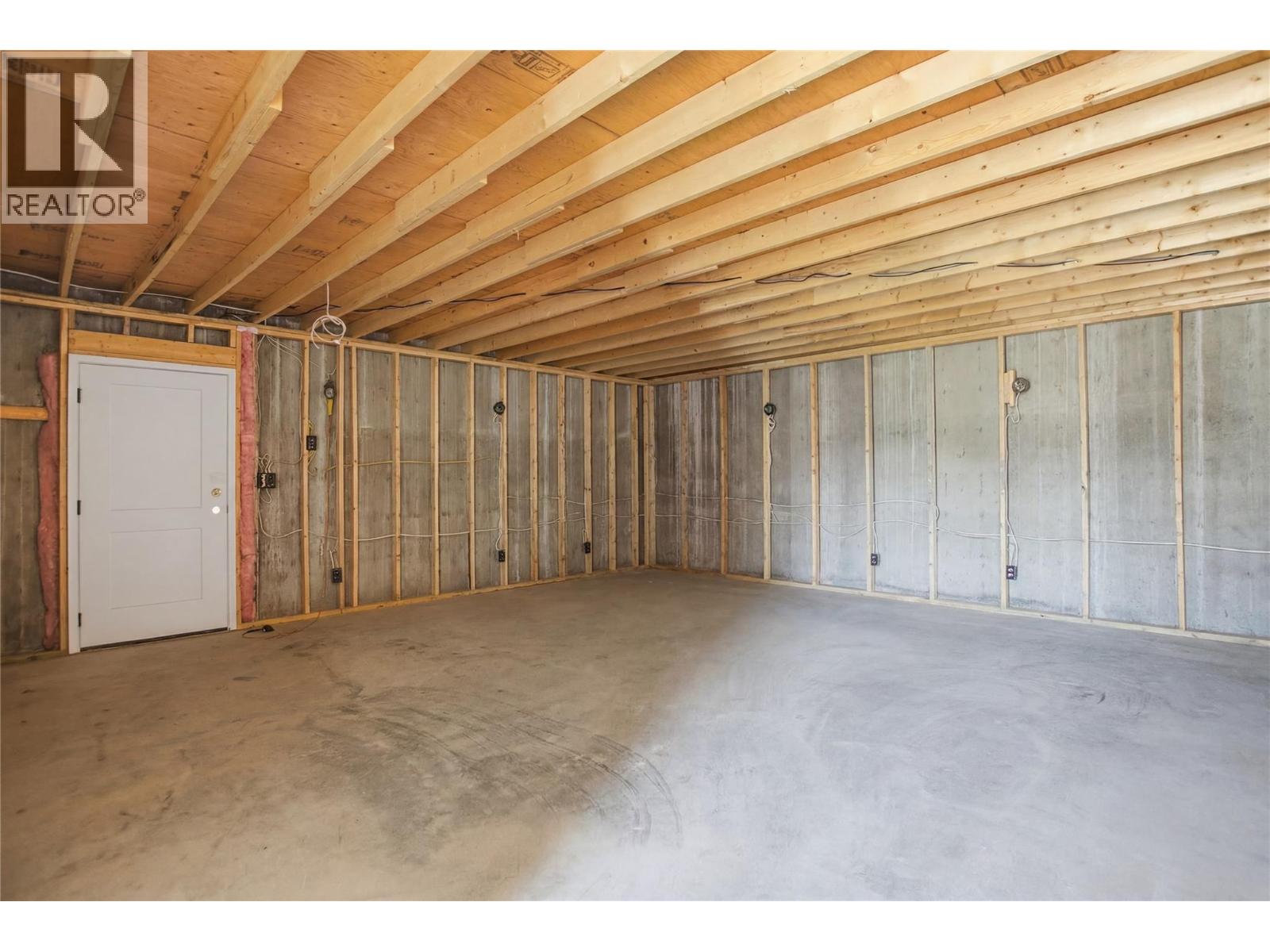 1688 Balsam Place - 56