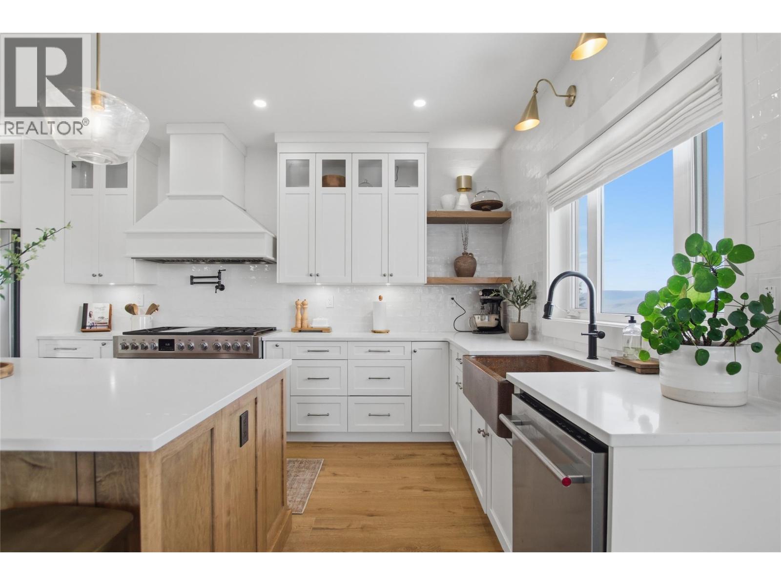 1688 Balsam Place - 16