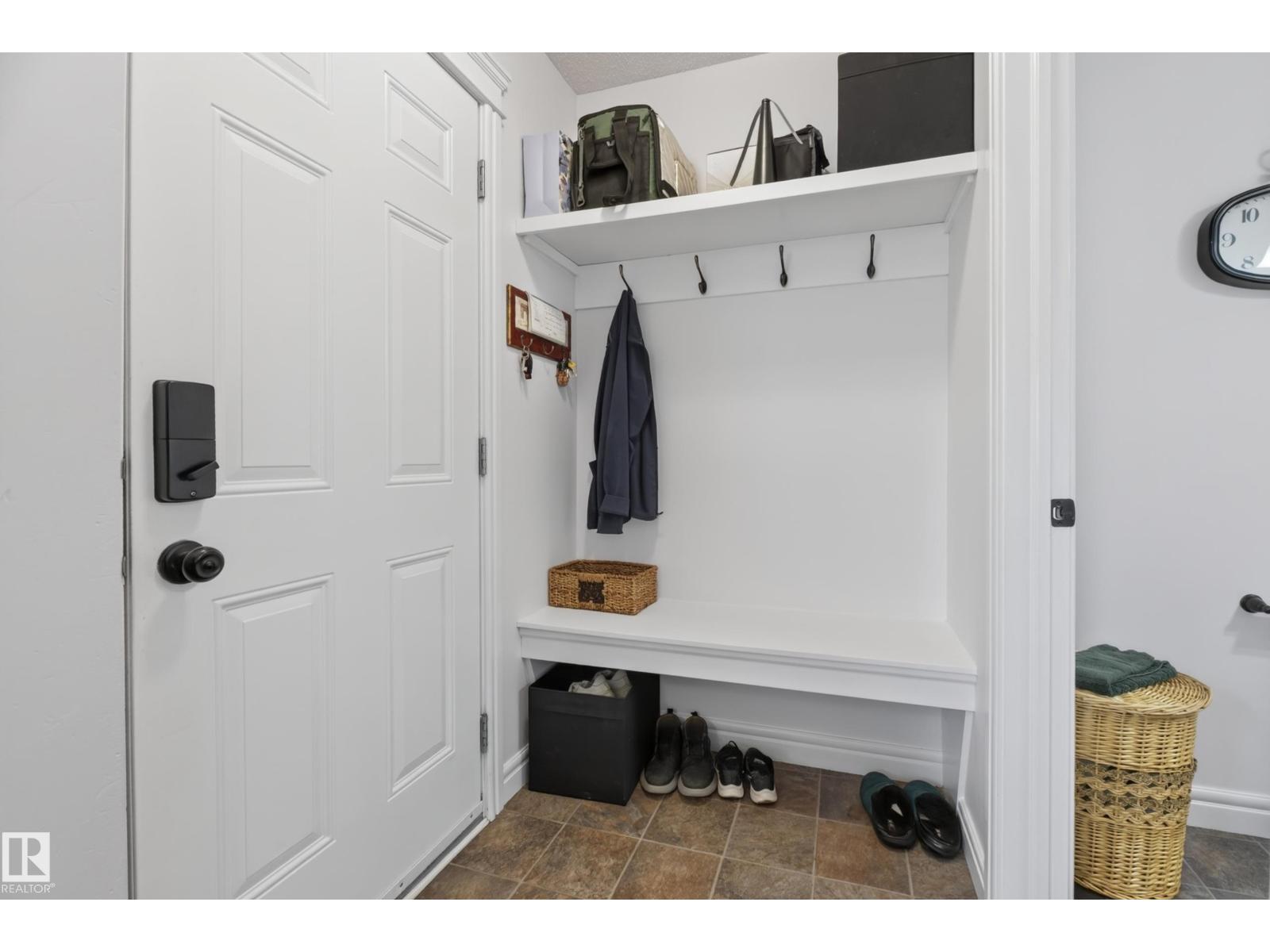 4264 SUMMERLAND DR — photo 18