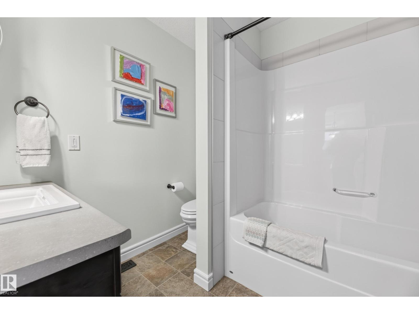 4264 SUMMERLAND DR — photo 32
