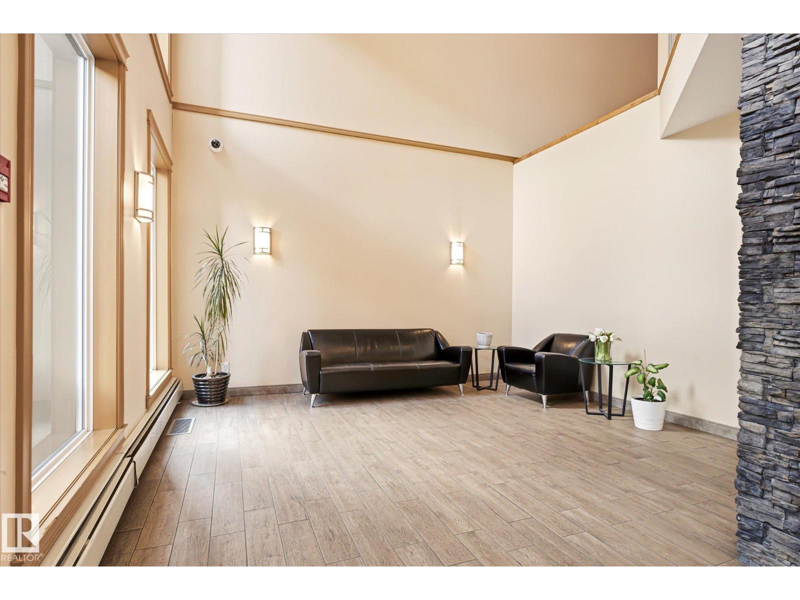 #402 10121 80 AV NW - 20