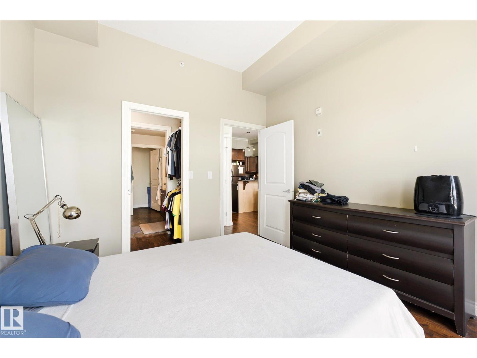 #402 10121 80 AV NW - 9