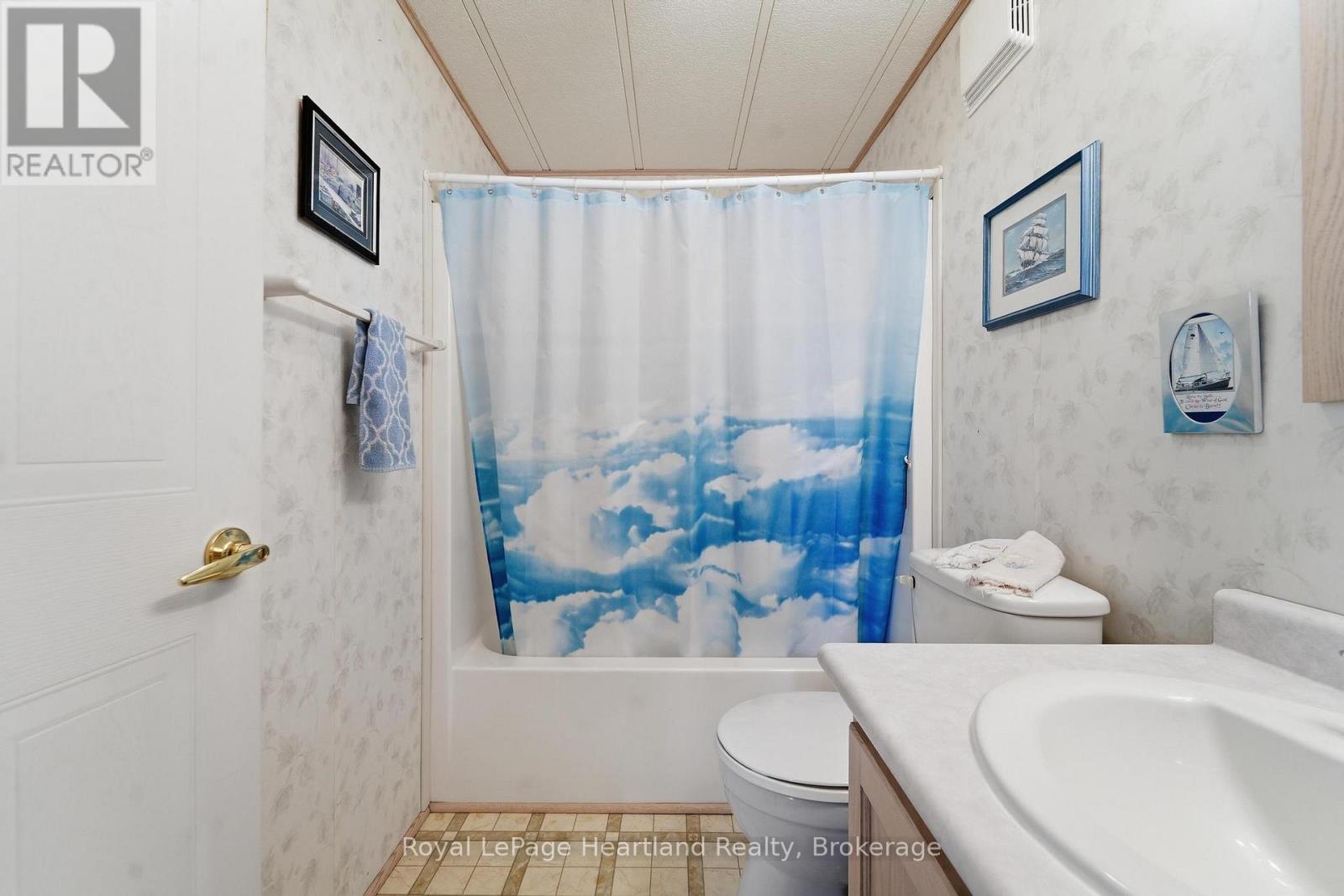 40 ALGONQUIN LANE - 17