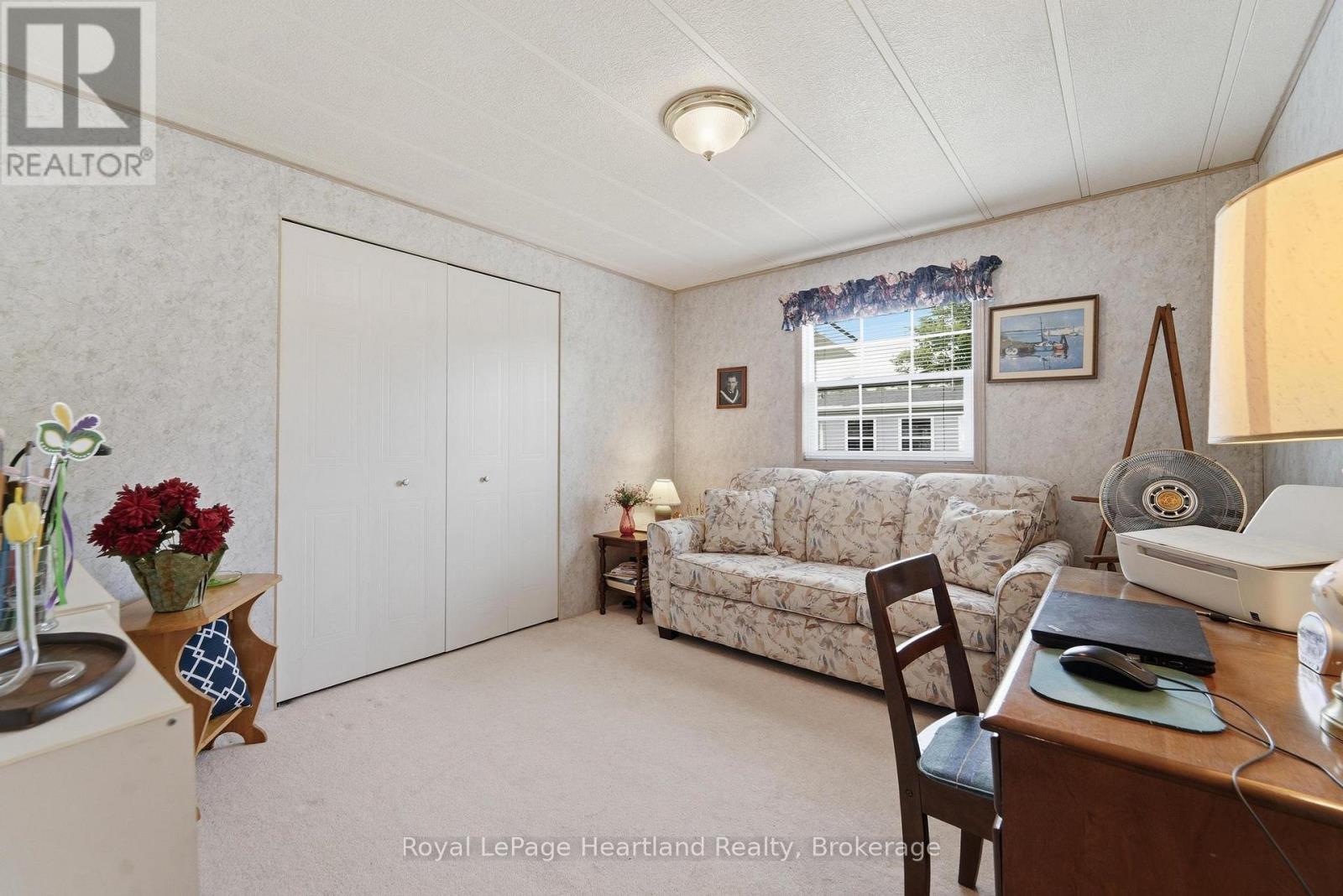 40 ALGONQUIN LANE - 18