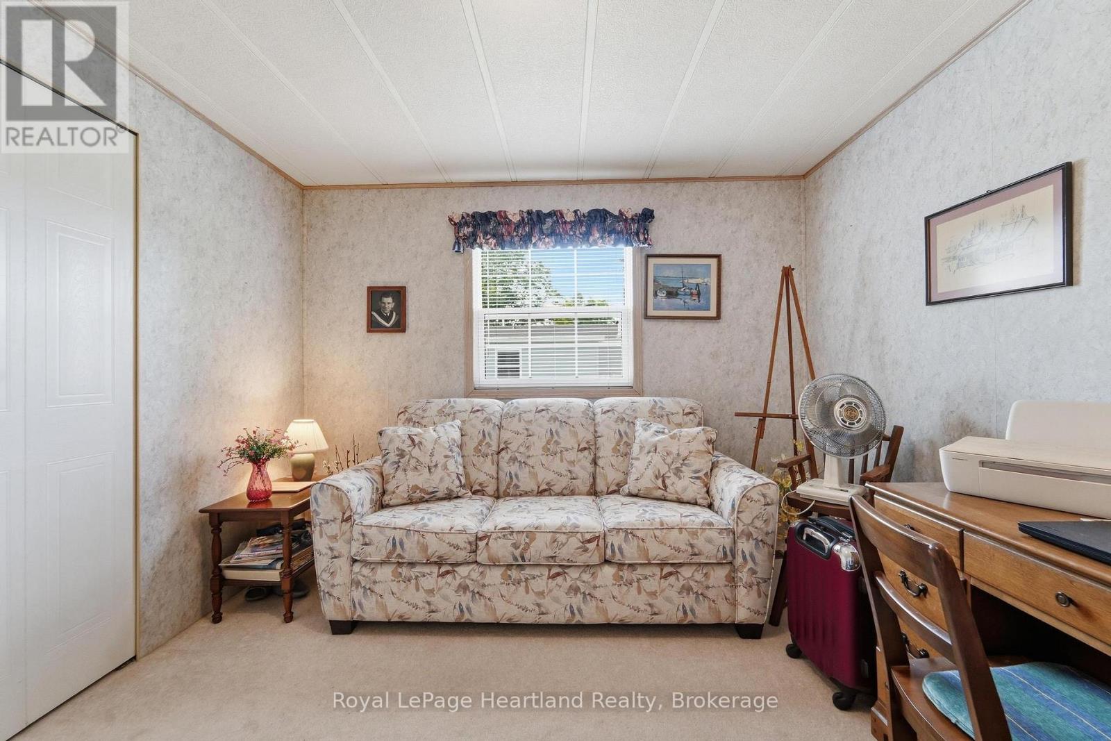 40 ALGONQUIN LANE - 20