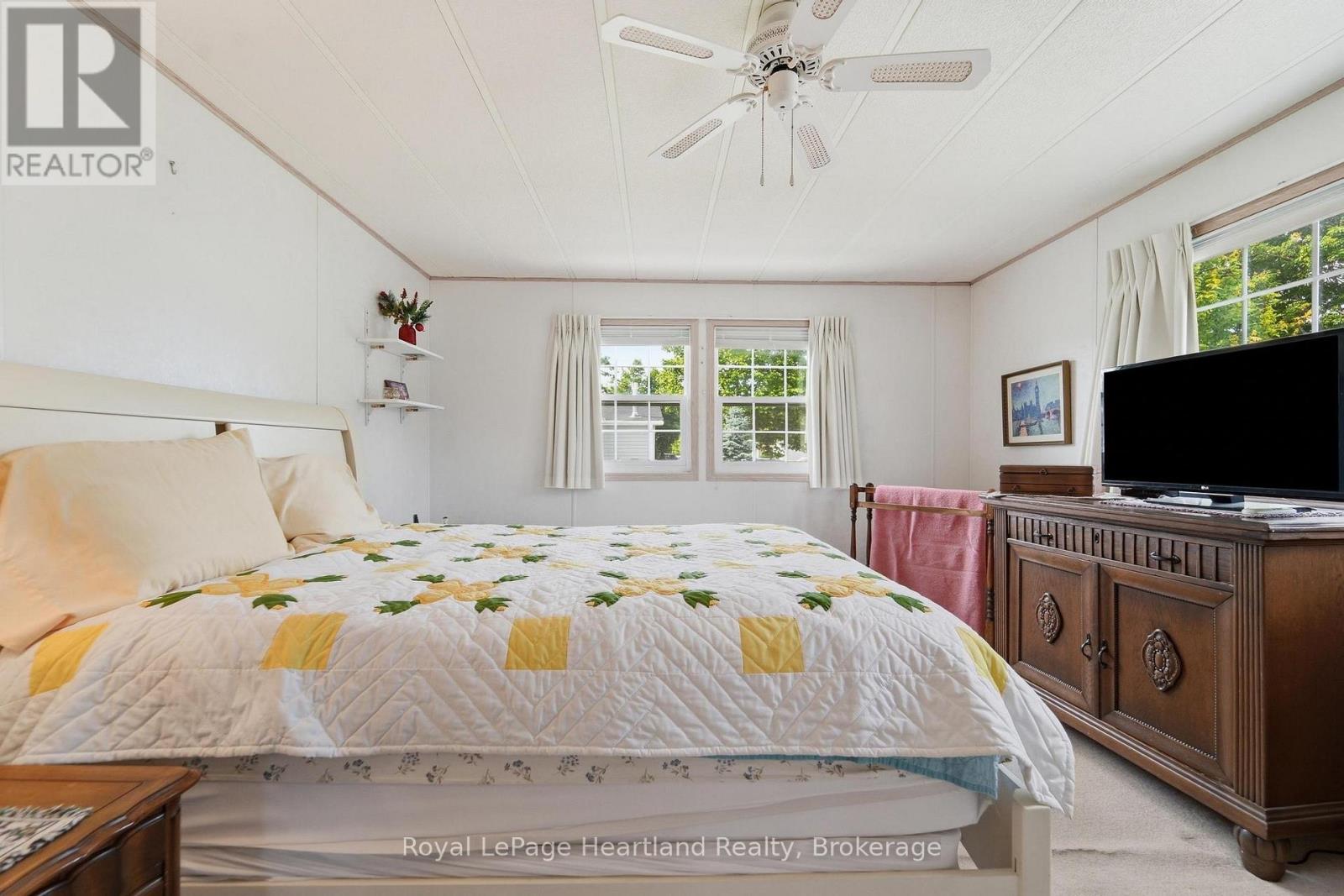 40 ALGONQUIN LANE - 22