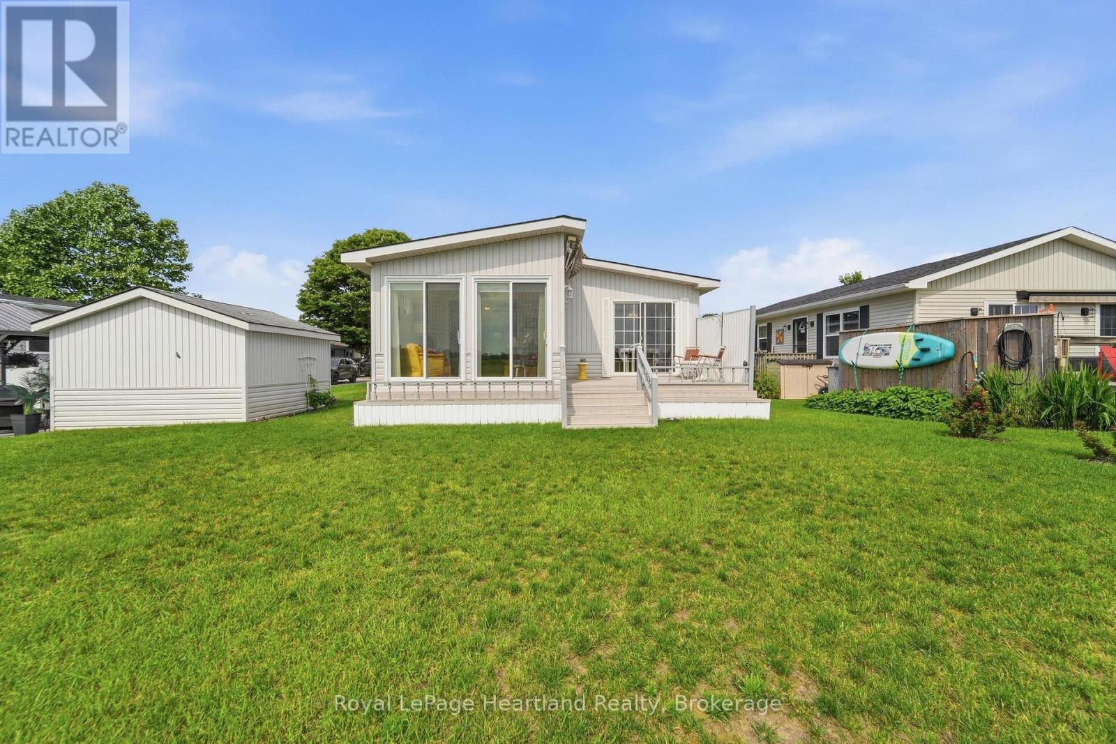 40 ALGONQUIN LANE - 28