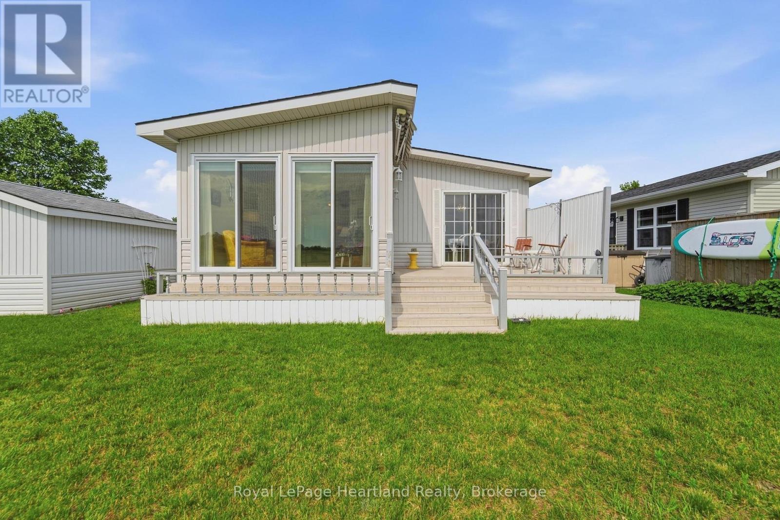 40 ALGONQUIN LANE - 29