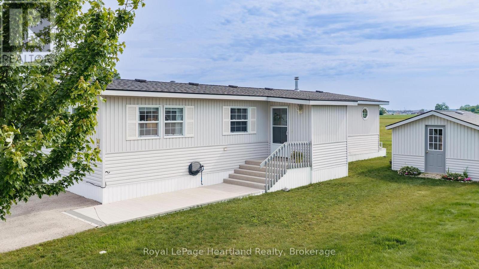 40 ALGONQUIN LANE - 34