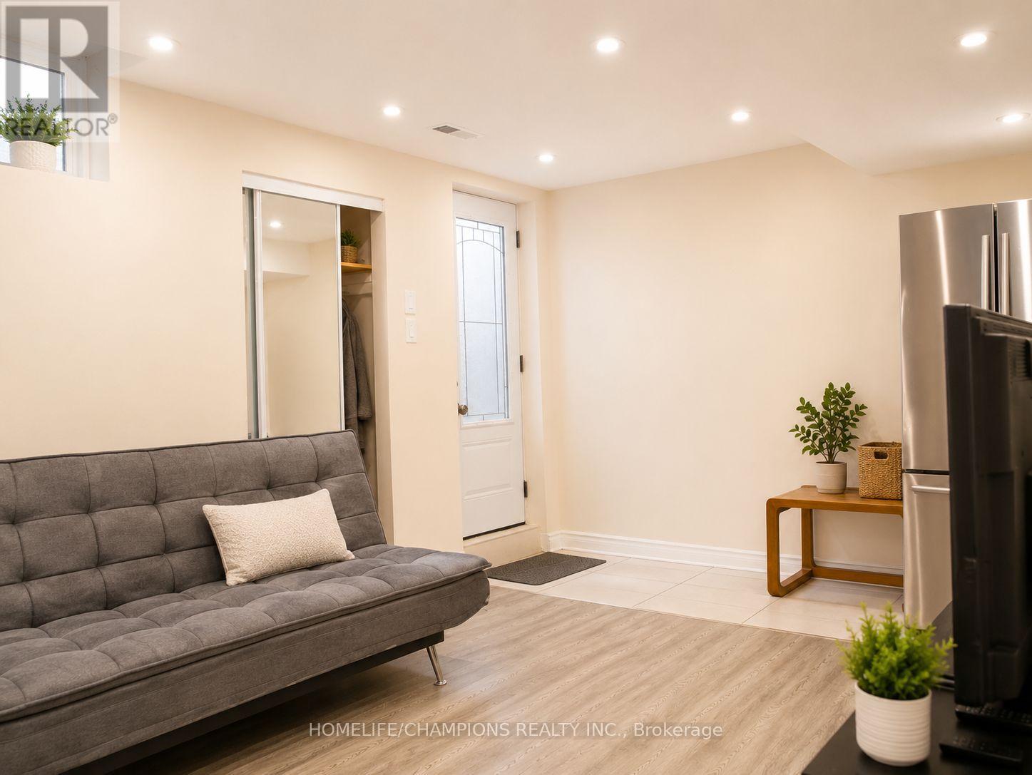 14 BENMORE CRESCENT - 27
