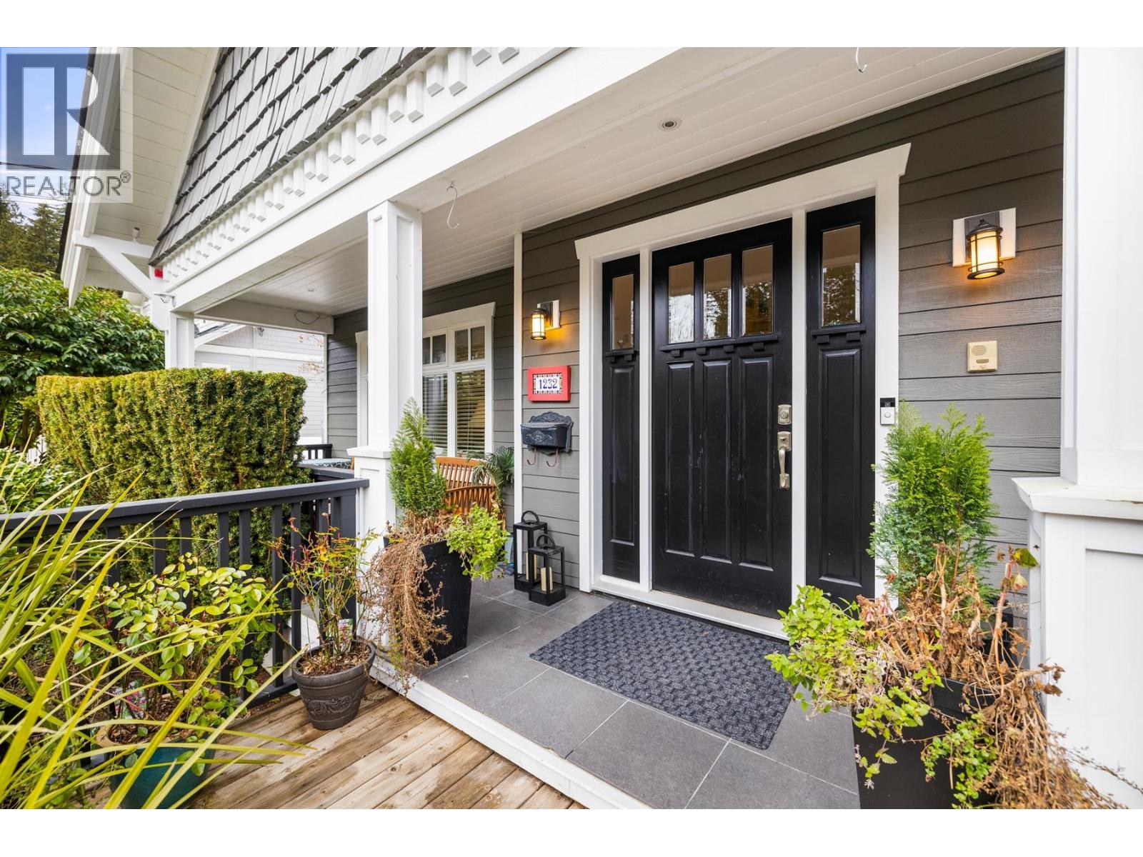 1232 HARRIS AVENUE, North Vancouver