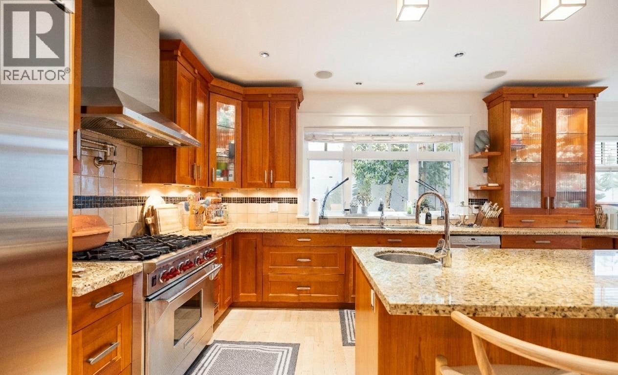 1232 HARRIS AVENUE, North Vancouver