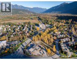 1443 Vine Road, Pemberton, BC V0N2L1 Photo 8