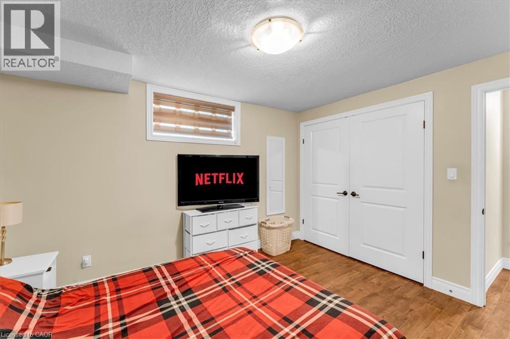121 DALLAN Drive - 32